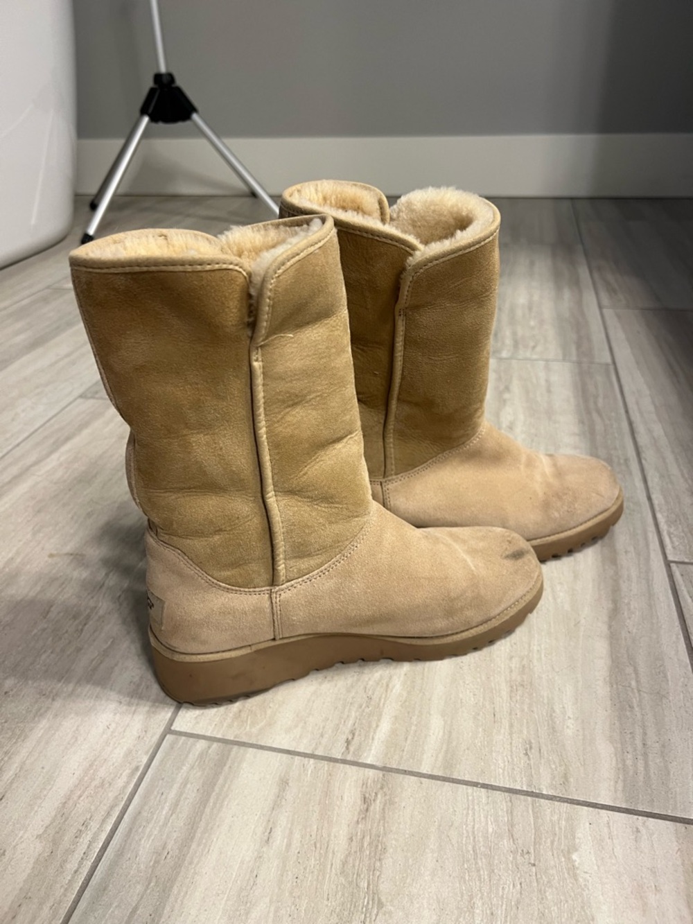 Cozy Shearling-Lined Women’s Mid-Calf Winter Boots - Sand UGG